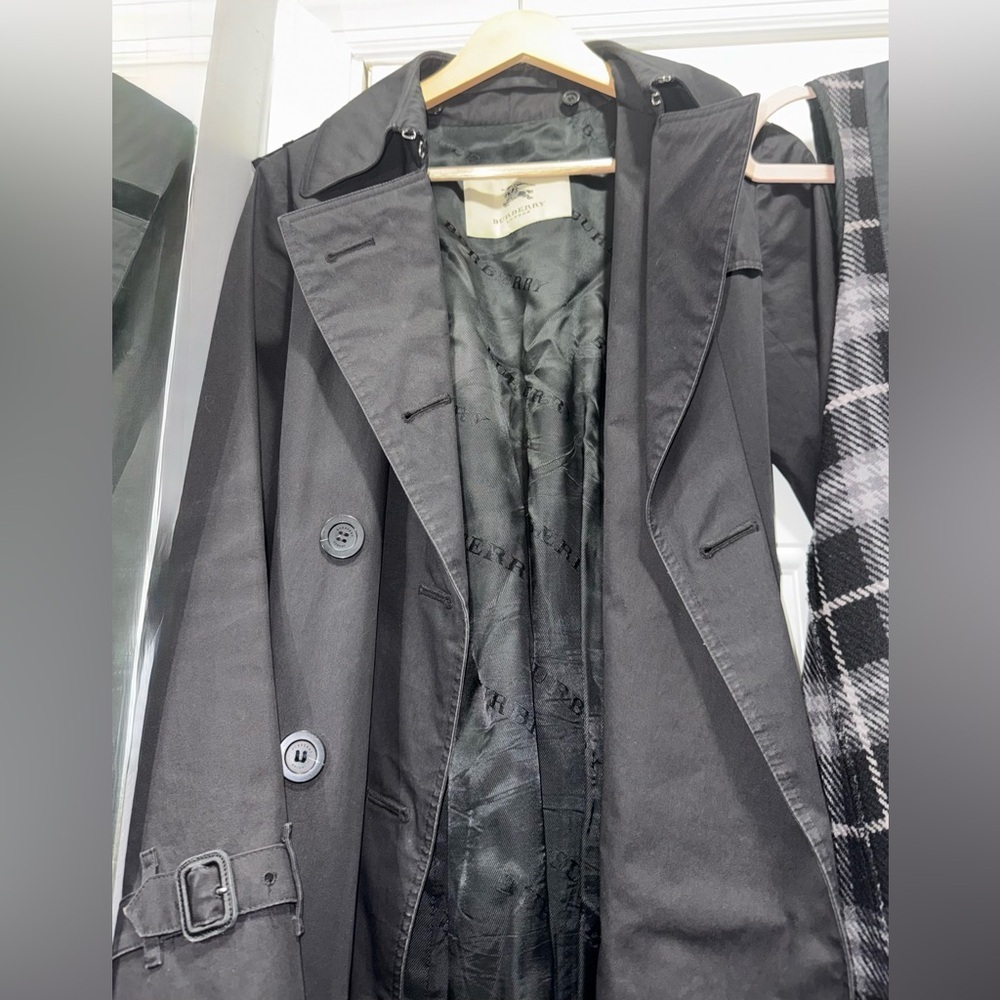 Burberry Irene Black Double-Breasted Trench Coat - Picture 13 of 16
